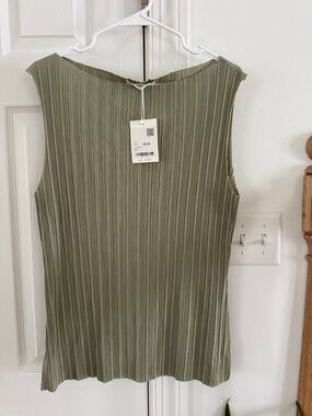 OAK + FORT Olive Green Pleated Sleeveless Top